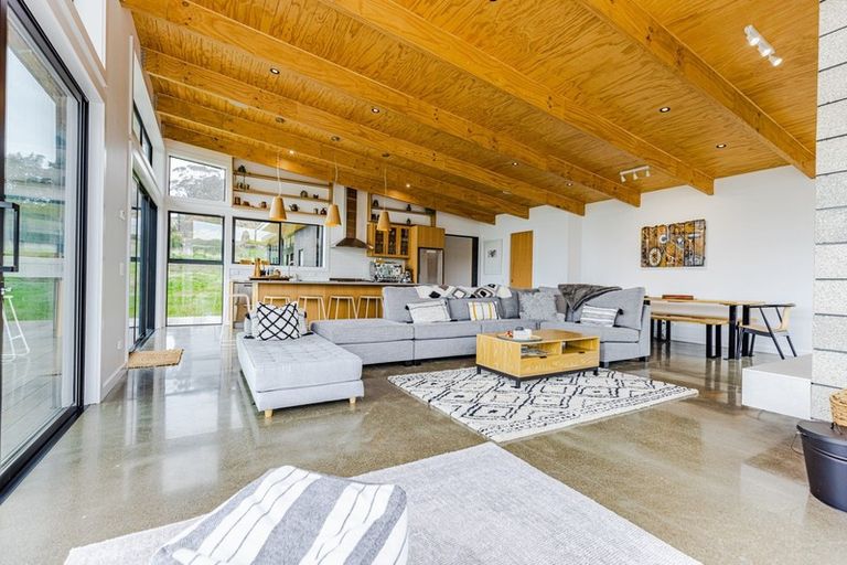 Photo of property in 360a Longbush Road, Hinakura, Masterton, 5884