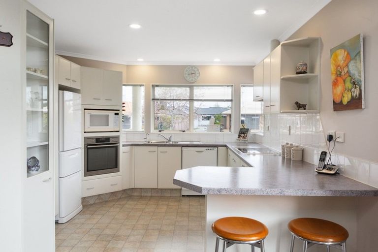 Photo of property in 10 Azalea Dell, Mount Maunganui, 3116