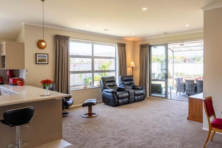 Photo of property in 4 Petrel Close, Paraparaumu Beach, Paraparaumu, 5032