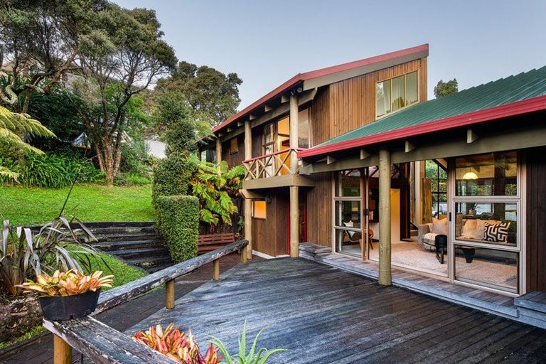 Photo of property in 262a Beach Road, Campbells Bay, Auckland, 0630