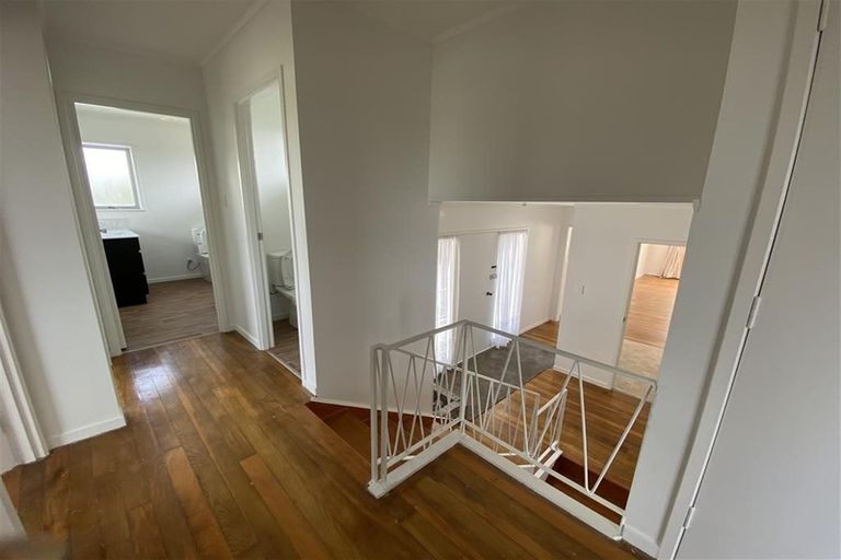 Photo of property in 3 The Crest, Sunnyhills, Auckland, 2010