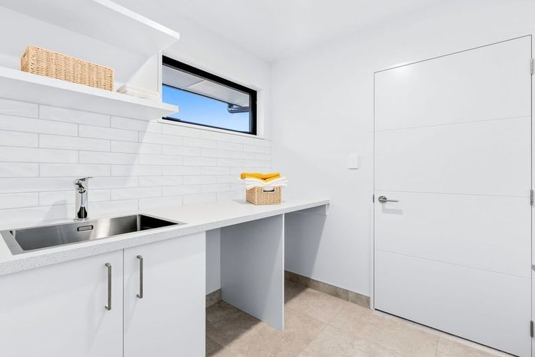 Photo of property in 16 Falcons View Drive, Rolleston, 7615