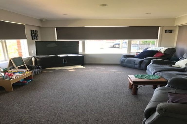 Photo of property in 145 Hutchinsons Road, Bucklands Beach, Auckland, 2014