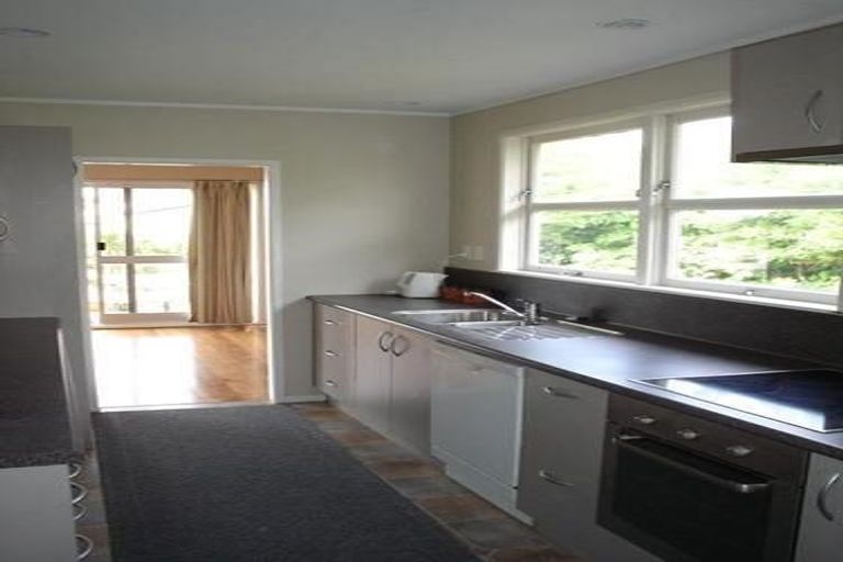 Photo of property in 729 East Coast Road, Browns Bay, Auckland, 0630