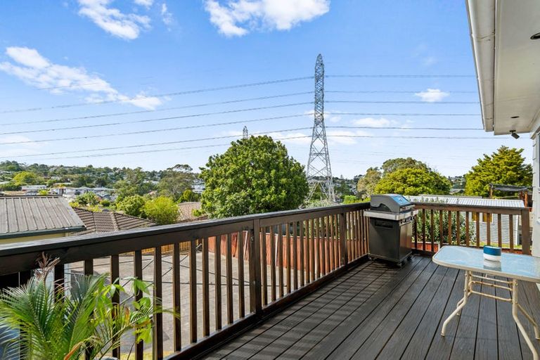 Photo of property in 16 Arlette Place, Massey, Auckland, 0614