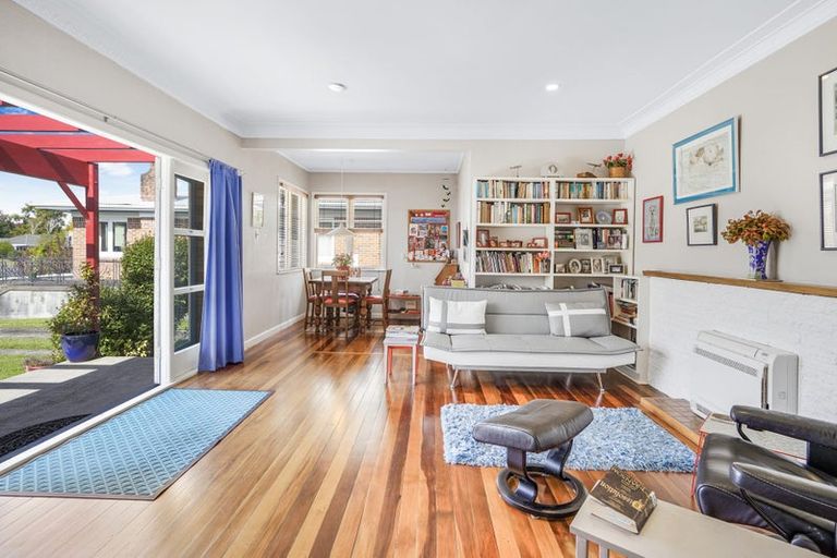 Photo of property in 15 Kelvin Place, Hamilton East, Hamilton, 3216