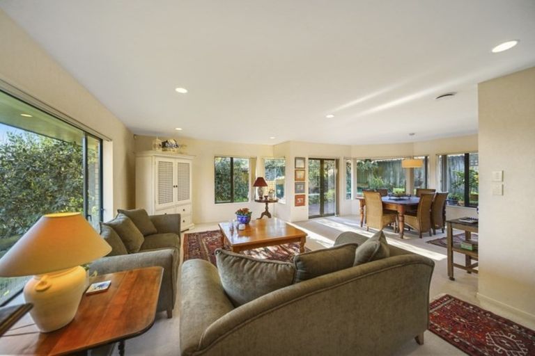 Photo of property in 1/20 Limerick Place, Dannemora, Auckland, 2016