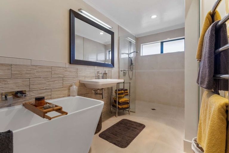 Photo of property in 42a Carter Drive, Pomare, Rotorua, 3015