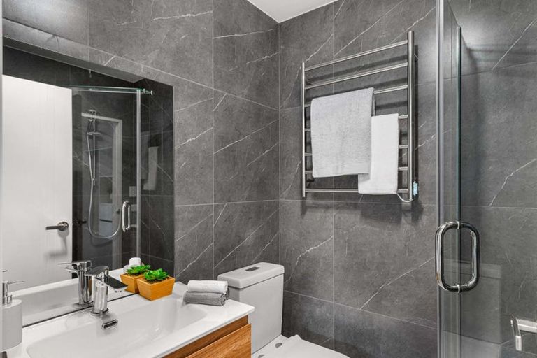 Photo of property in 3 Whawhaki Lane, Kumeu, 0810