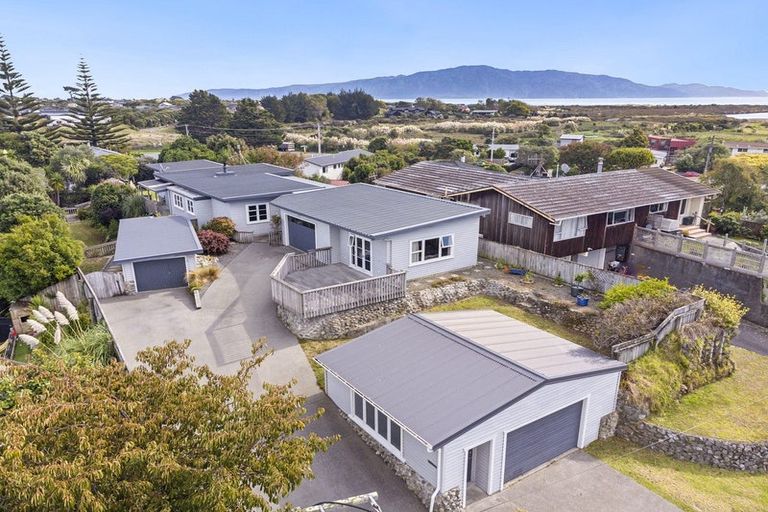 Photo of property in 6 Ruru Road, Otaihanga, Paraparaumu, 5036