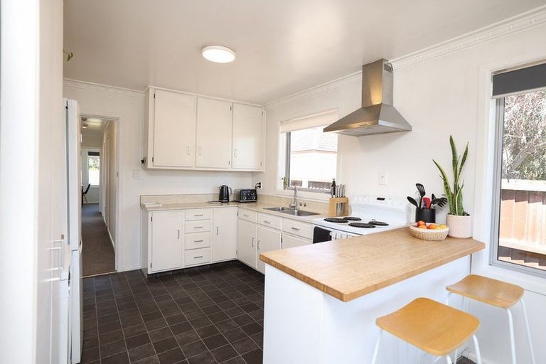 Photo of property in 80 Pacific Road, North New Brighton, Christchurch, 8083