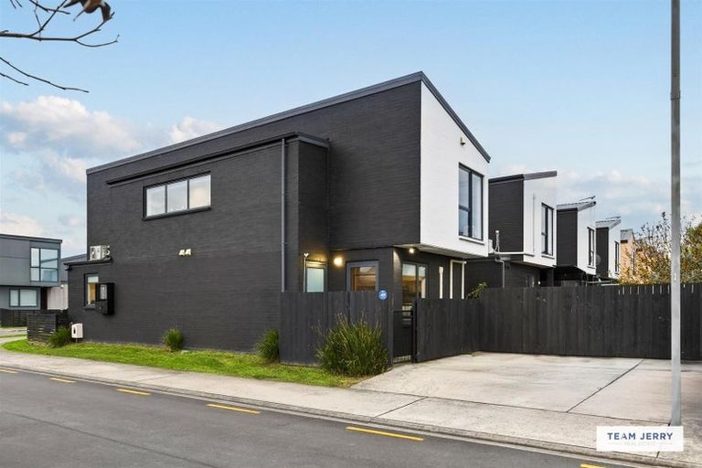 Photo of property in 15 Te Aparangi Road, Papakura, 2110