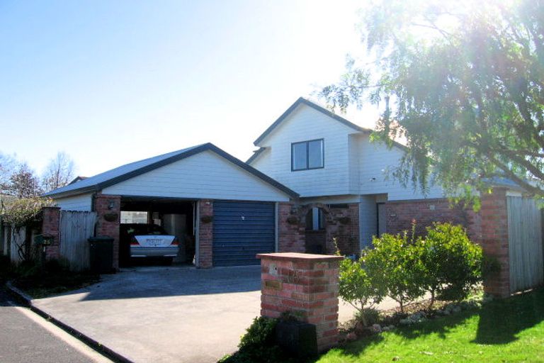 Photo of property in 16 Azimuth Place, Flagstaff, Hamilton, 3210