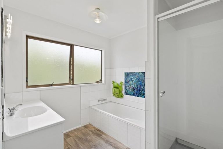 Photo of property in 5 Ladies Mile, Manly, Whangaparaoa, 0930