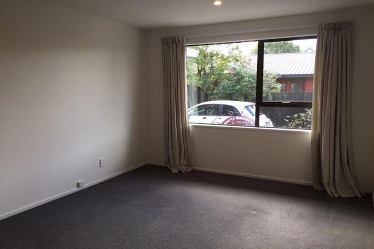 Photo of property in 2/137 Grahams Road, Burnside, Christchurch, 8053