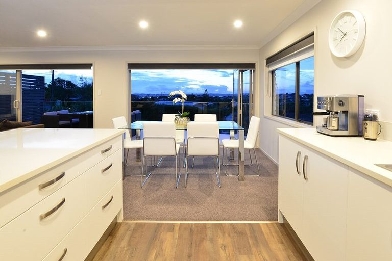 Photo of property in 7a Monyash Road, Manly, Whangaparaoa, 0930