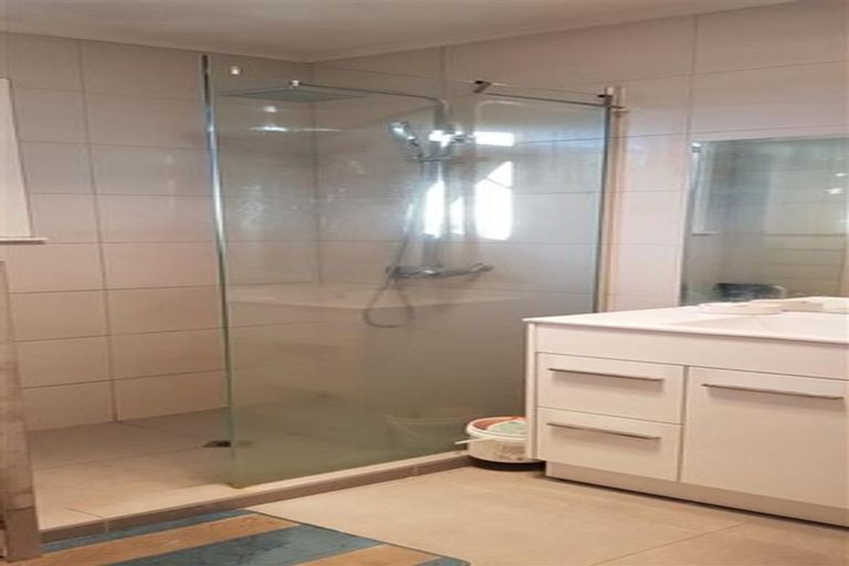 Photo of property in 36 Woodford Avenue, Henderson, Auckland, 0610