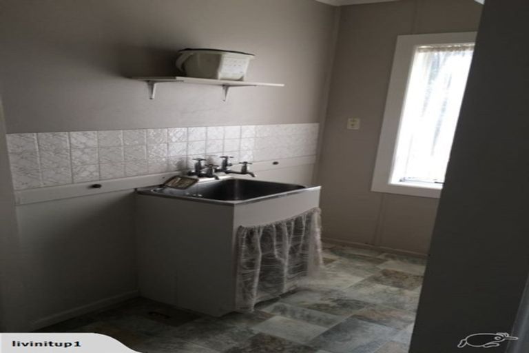 Photo of property in 98 Settlement Road, Papakura, 2110