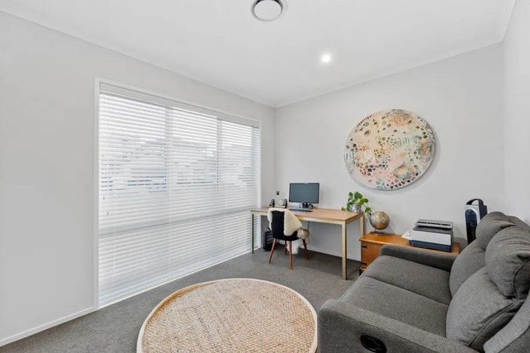 Photo of property in 8 Vue Terrace, Silverdale, 0932