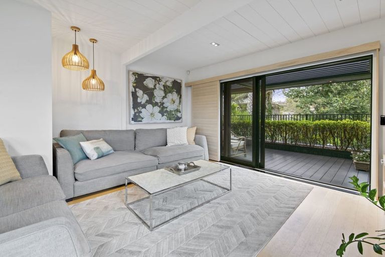 Photo of property in 24a Penning Road, Castor Bay, Auckland, 0620