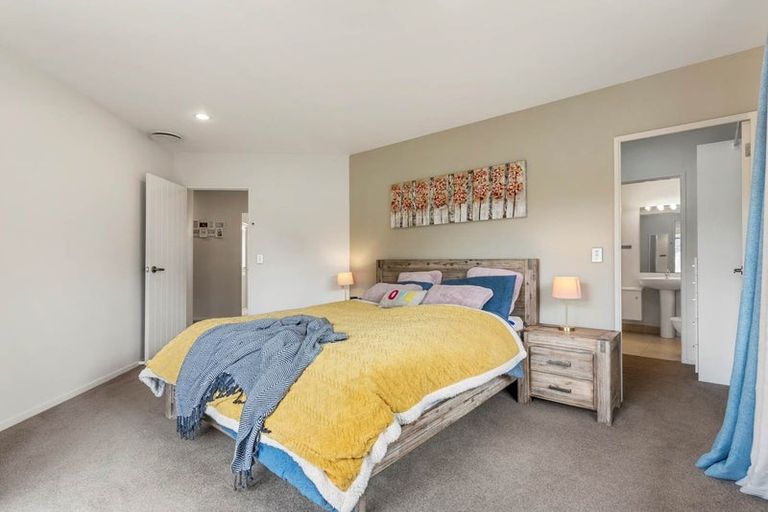 Photo of property in 5 George Deane Place, Greenhithe, Auckland, 0632