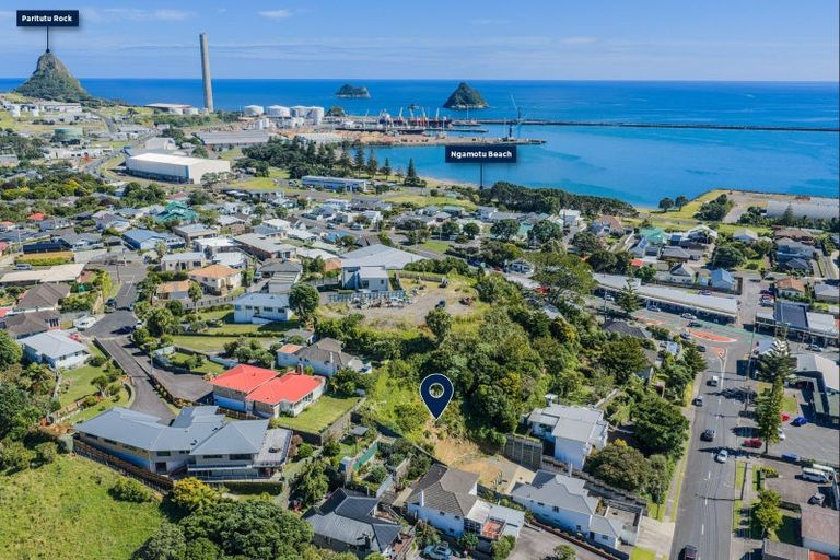 Photo of property in 12b Lawry Street, Moturoa, New Plymouth, 4310