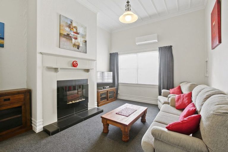 Photo of property in 209 Devon Street West, New Plymouth, 4310