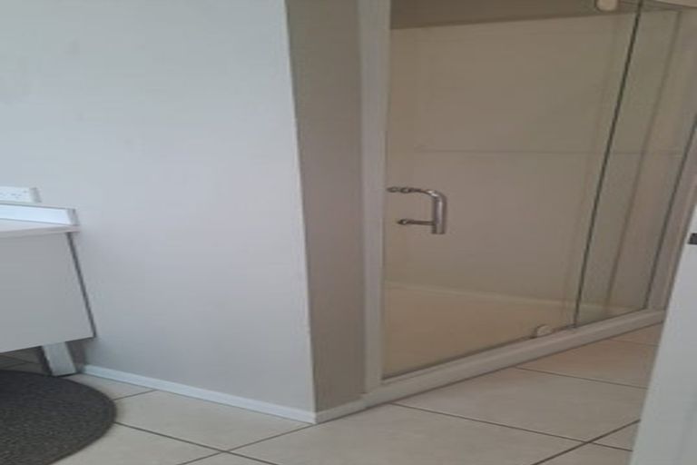 Photo of property in 5 Mulberry Street, Maungaraki, Lower Hutt, 5010