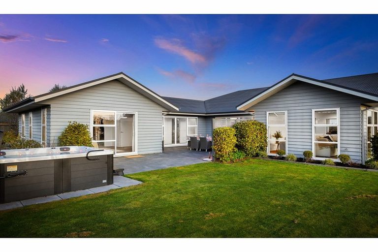 Photo of property in 7 Barnsley Crescent, West Melton, 7618