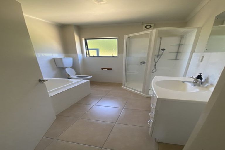 Photo of property in 172 Paraite Road, Paraite, New Plymouth, 4373