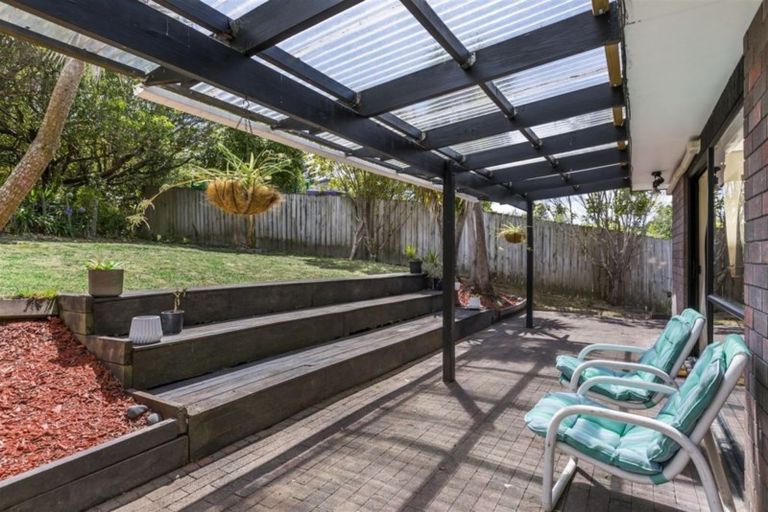 Photo of property in 21 Springtime Crescent, Stanmore Bay, Whangaparaoa, 0932