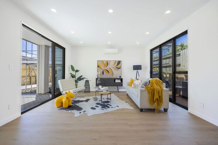 Photo of property in 744b East Coast Road, Pinehill, Auckland, 0630