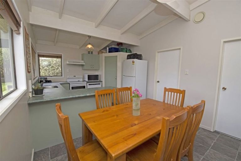 Photo of property in 180 Universal Drive, Henderson, Auckland, 0610