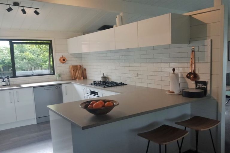 Photo of property in 17 Chablis Place, Henderson, Auckland, 0612