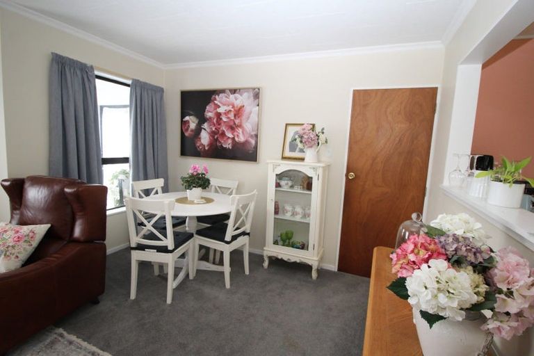 Photo of property in 28b Pollen Street, Woodville, 4920