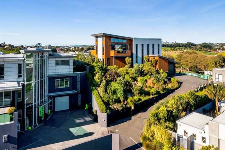 Photo of property in 16a Links Drive, Waiwhakaiho, New Plymouth, 4312