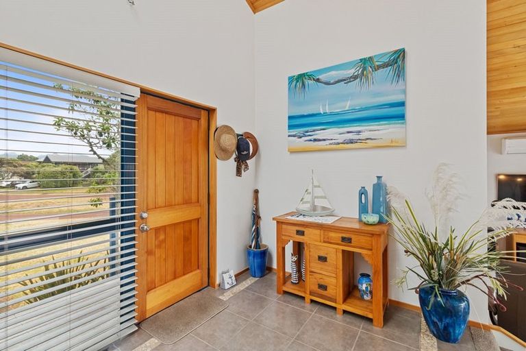 Photo of property in 24 Champion Place, Pauanui, Hikuai, 3579