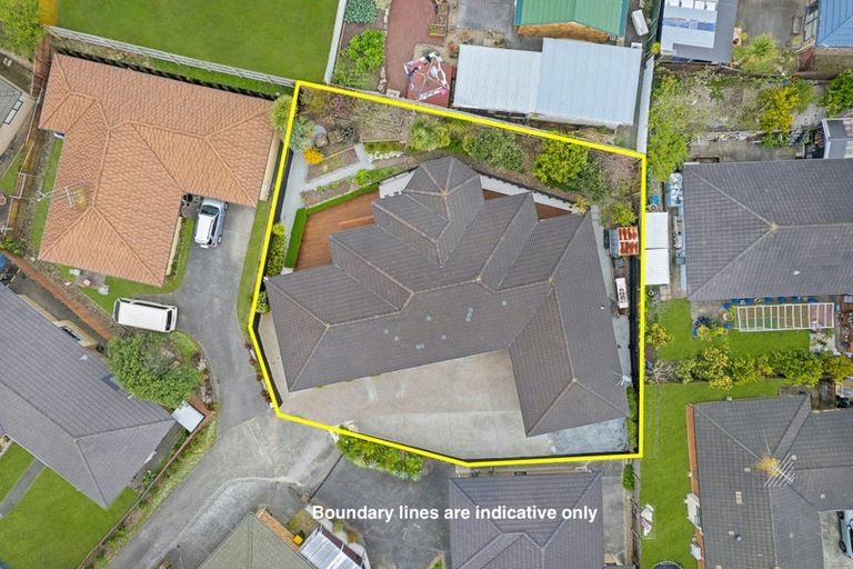 Photo of property in 8 Bokeen Lane, Flat Bush, Auckland, 2019