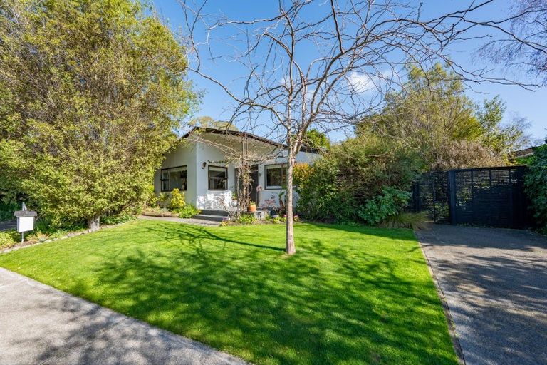 Photo of property in 34 James Cook Street, Havelock North, 4130