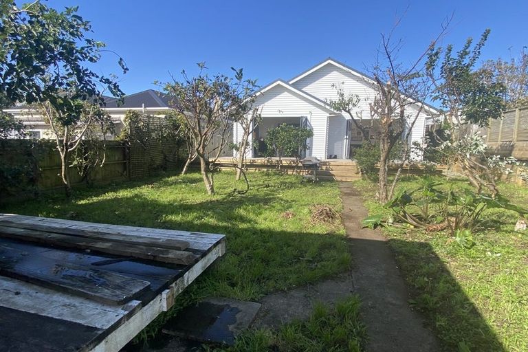 Photo of property in 238 Saint Aubyn Street, New Plymouth, 4310