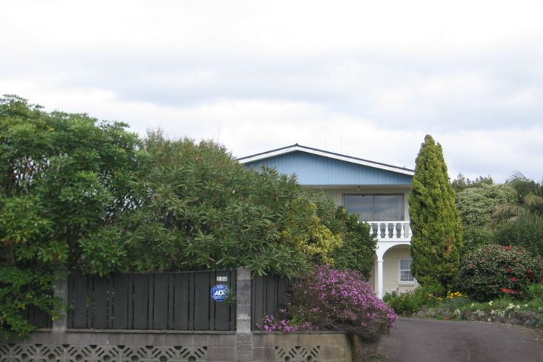 Photo of property in 132 Oceanview Road, Mount Maunganui, 3116