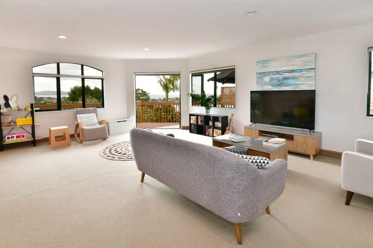 Photo of property in 2/603 Whangaparaoa Road, Stanmore Bay, Whangaparaoa, 0932