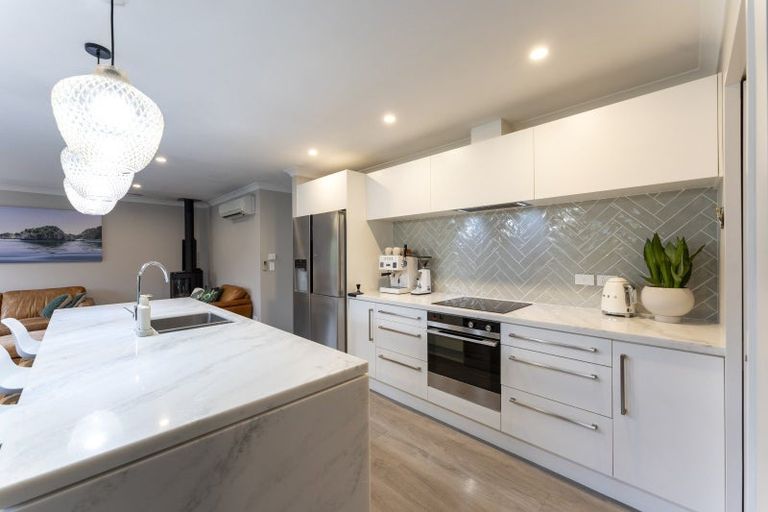 Photo of property in 67 Willowside Place, Amberley, 7410