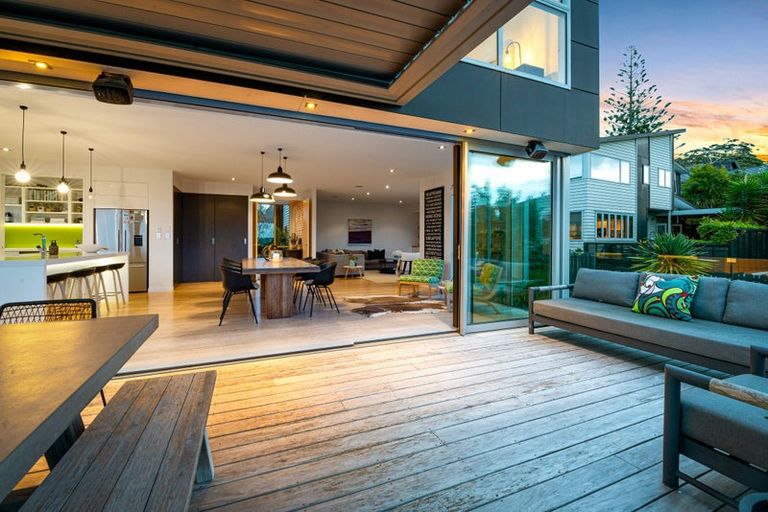 Photo of property in 1/129 Kowhai Road, Mairangi Bay, Auckland, 0630