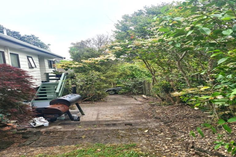 Photo of property in 1/33 Hale Crescent, Bayview, Auckland, 0629