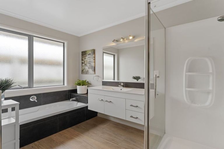 Photo of property in 136 Victory Drive, Wharewaka, Taupo, 3330