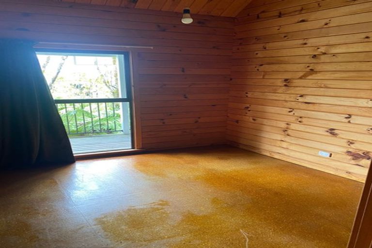 Photo of property in 17 Ivy Terrace, Moana, 7872