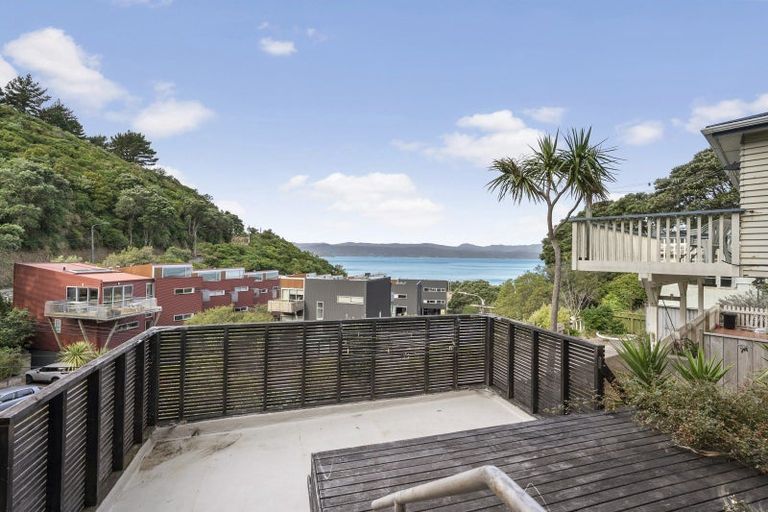 Photo of property in 9b Onslow Road, Khandallah, Wellington, 6035