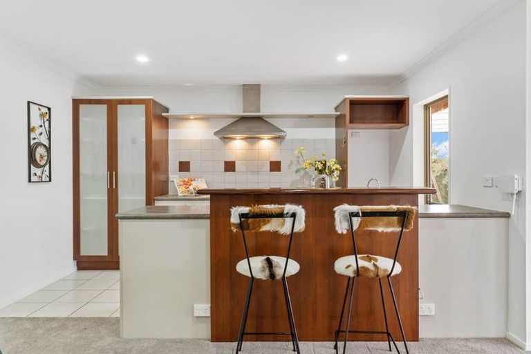 Photo of property in 3 Villino Place, Randwick Park, Auckland, 2105