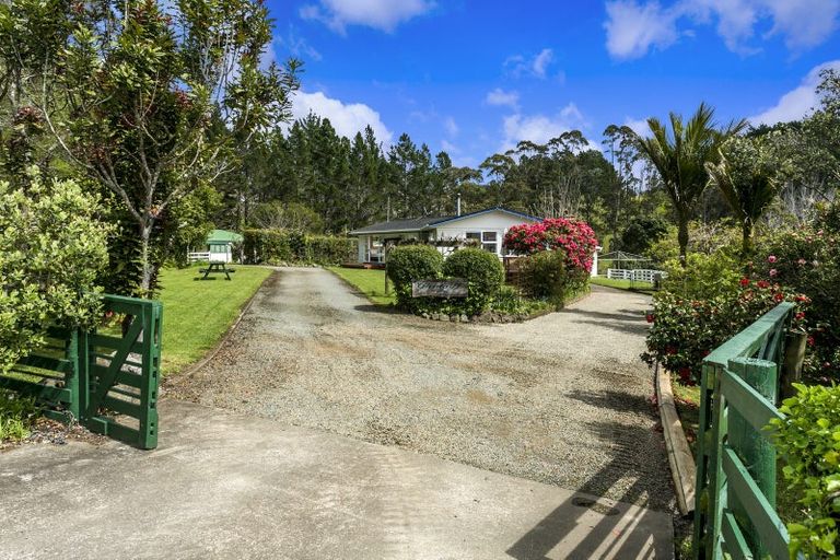 Photo of property in 336 Muriwai Road, Waimauku, 0881